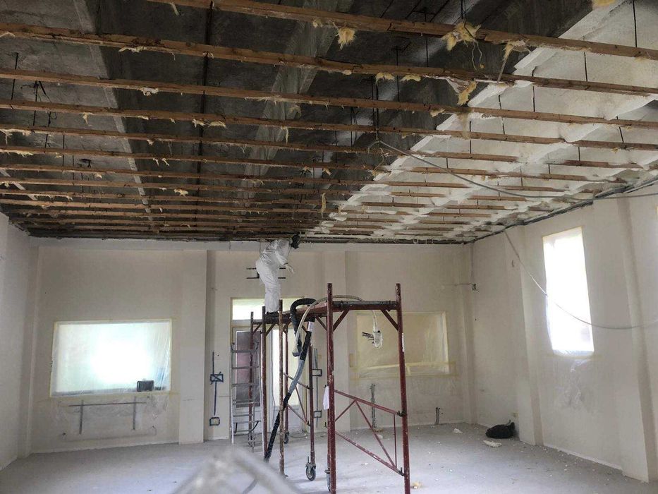 Izolatie / Termoizolatii cu spuma poliuretanica CARAS SEVERIN