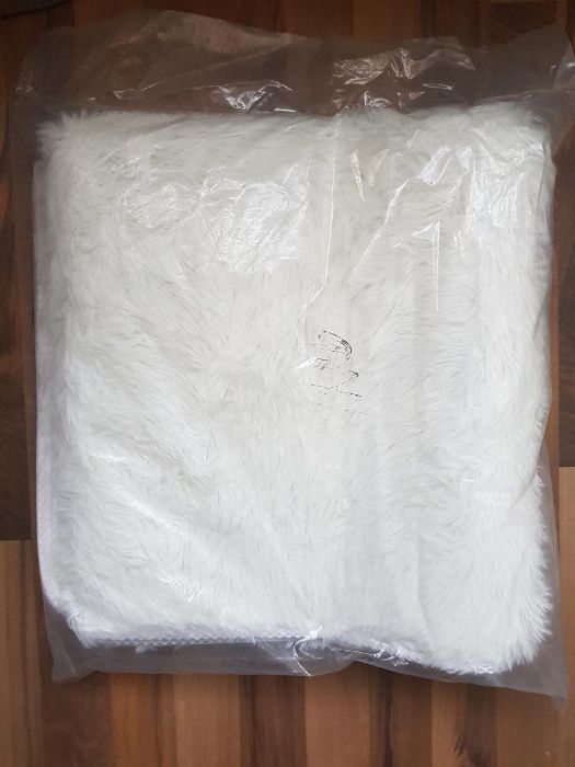 Covor camera alb sau gri 160x90cm. Alb. NOU ambalat!!