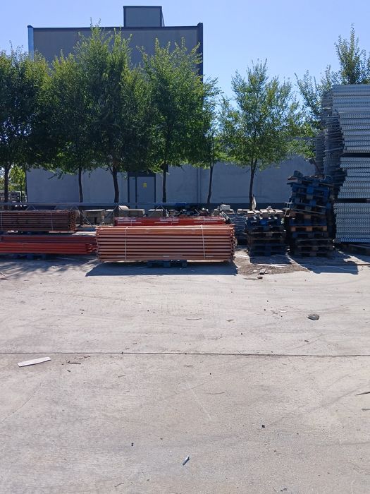 Avem rafturi metalice de vânzare