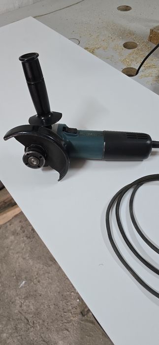 ъглошлайф makita  9558HN