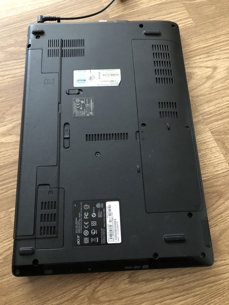 Laptop Acer intel core i3,Wind 10,6gb ram,320gb hdd