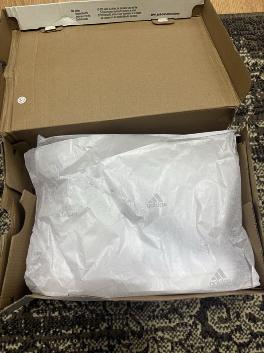 Vand Adidas pantofi noi nefolositi