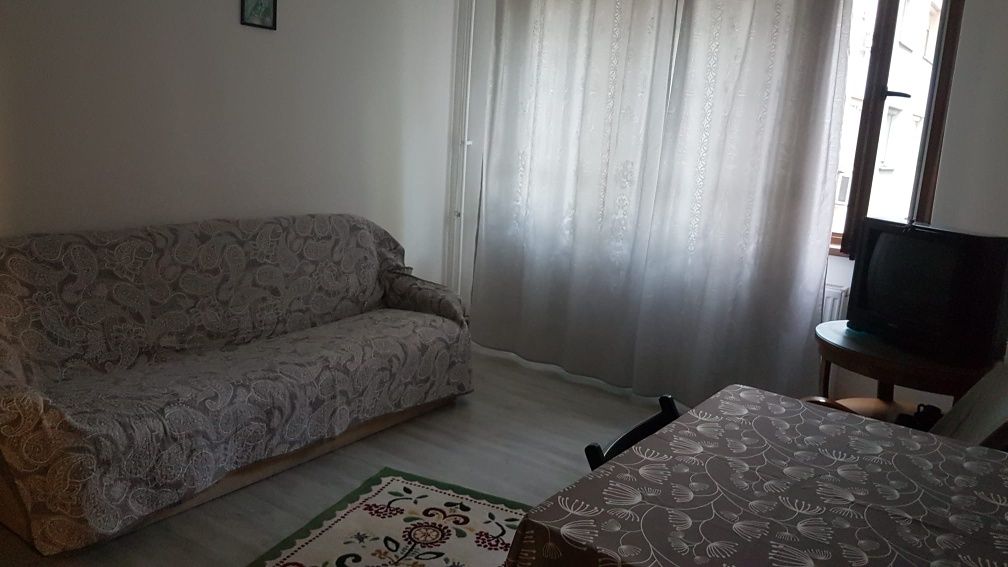 Proprietar inchiriez Apartament cu 3 camere Metrou 1 Decembrie 1918