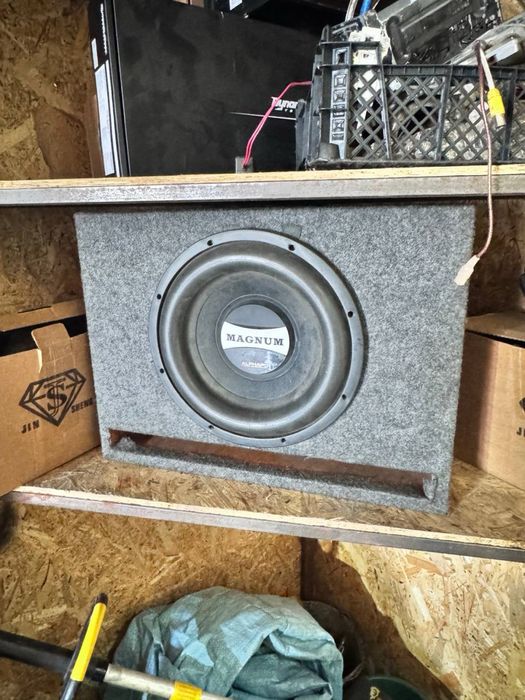Продам авто сабвуфер в коробе