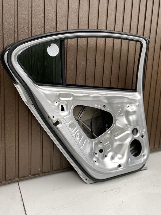 Usa st spate vw Passat B8 Limuzina cod culoare LA7W 2015-2020