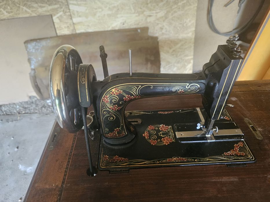 Vând mașină de cusut Gritzner germana.