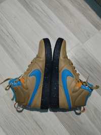 Vand Adidasi Nike