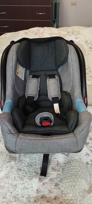 Продавам бебешко столче за кола