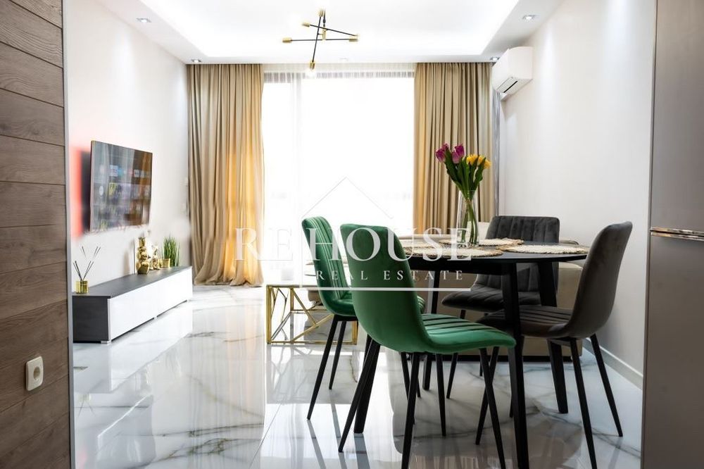 2-стаен в Варна, област-к.к. Св.Св. Константин и Елена площ 68 цена 2