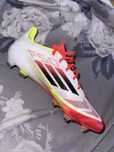 Продавам футболни обувки номер 44 Adidas F50 Elite