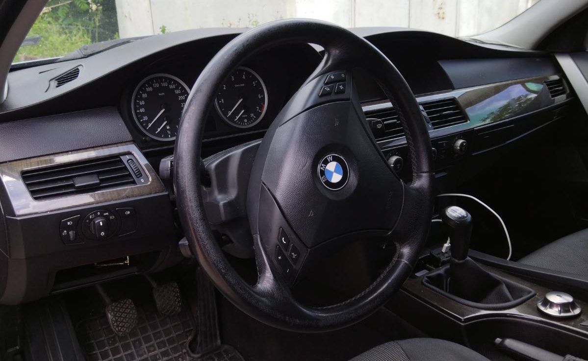 BMW 520i , сив металик
