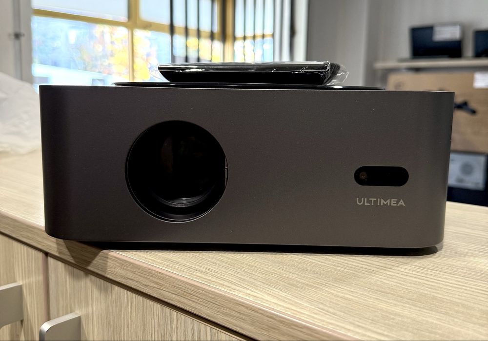 Videoproiector Ultimea Apollo P40 21000 lumeni 4k - NOU !!!