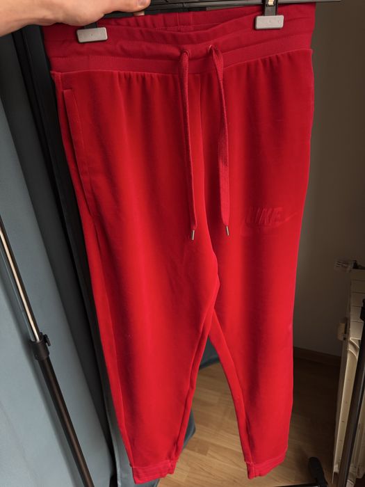 Pantaloni Nike din catifea
