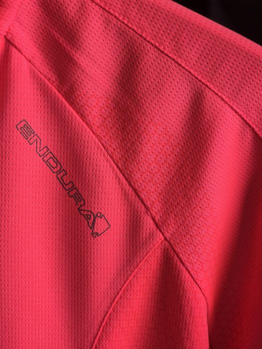 Tricou  Endura și pantaloni