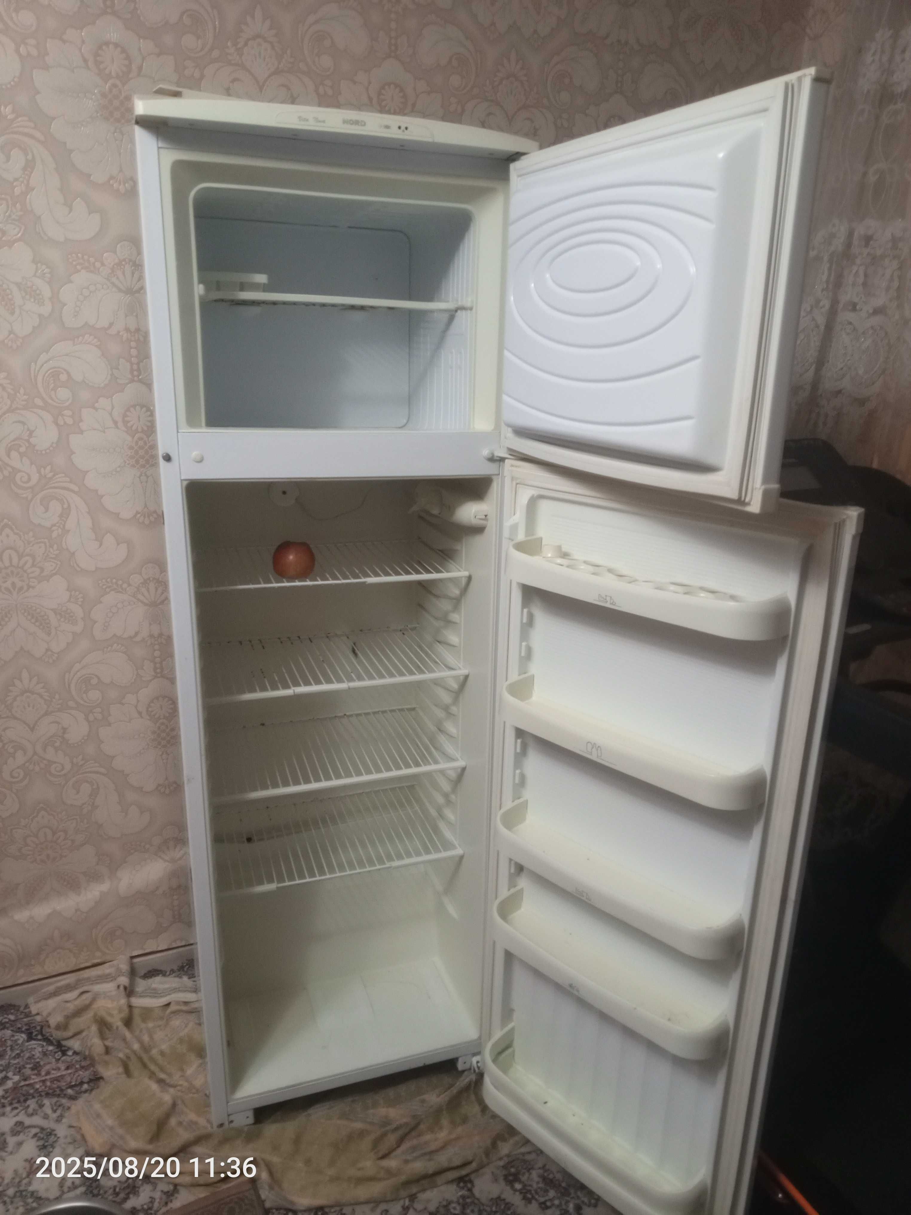 Холодильник 180см