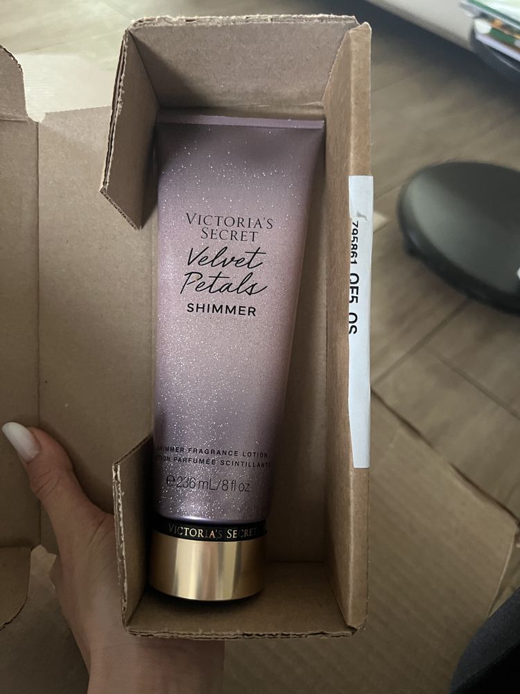 Crema de corp/spray de corp cu sclipici Victoria’s Secret