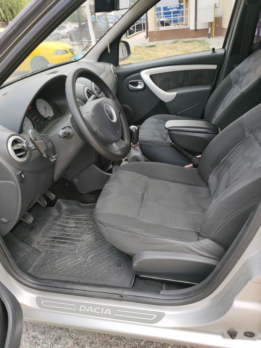 Vând Dacia Logan 1.6+gpl