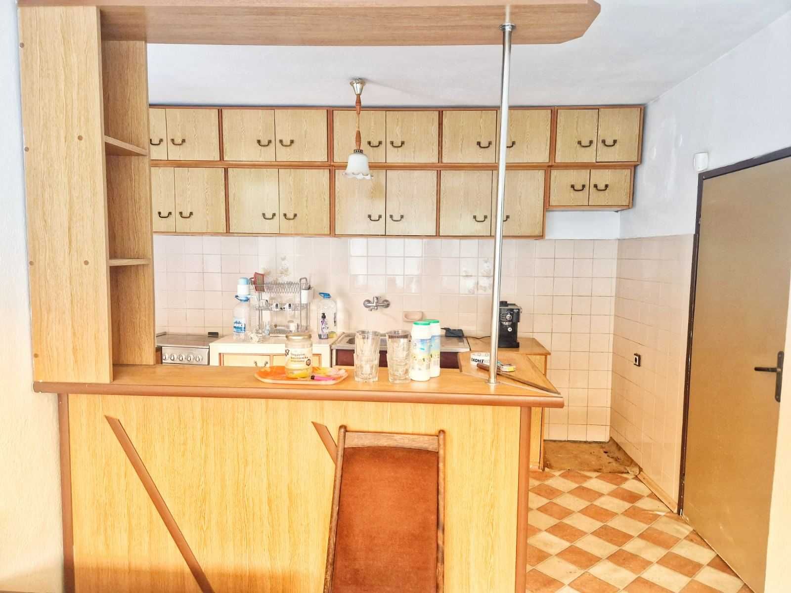 Имот Корект продава 4- Стаен апарт, кв.Изток