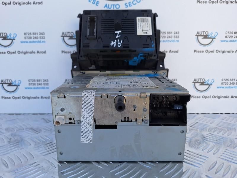 CD30 radio casetofon + ecran Opel Zafira B