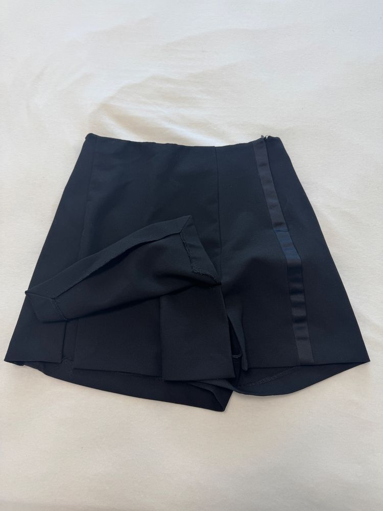 Къси панталони Zara