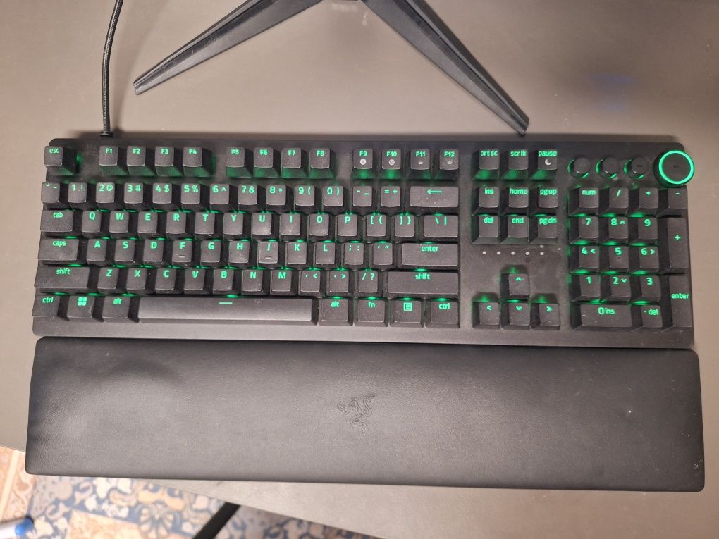 Клавиатурата Razer Huntsman V2 Pro