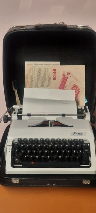 Mașină de scris Erika impecabilă