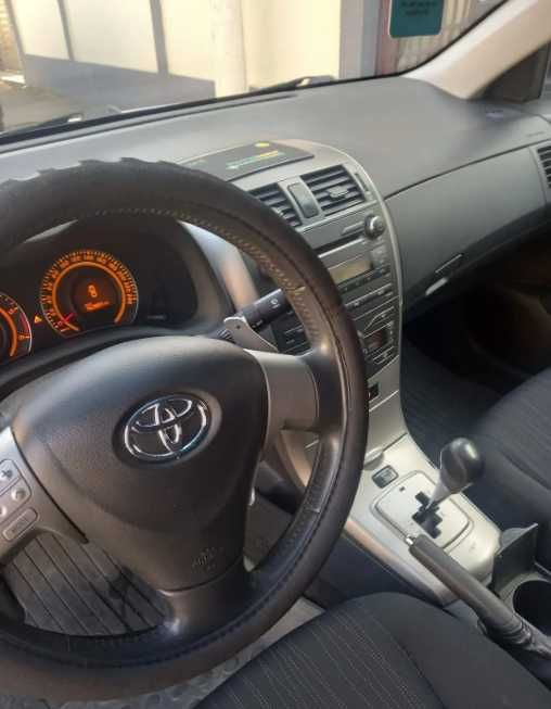 Toyota Corolla 1.4 D-4D Sedan Aut Luna