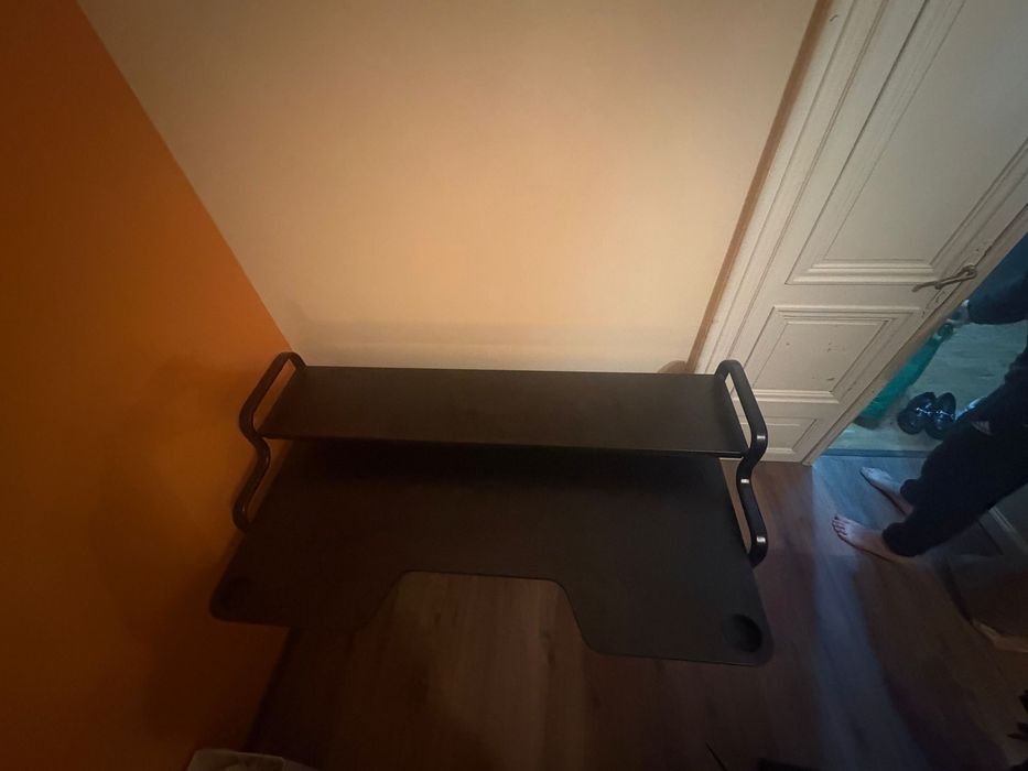 Birou negru gaming impecabil