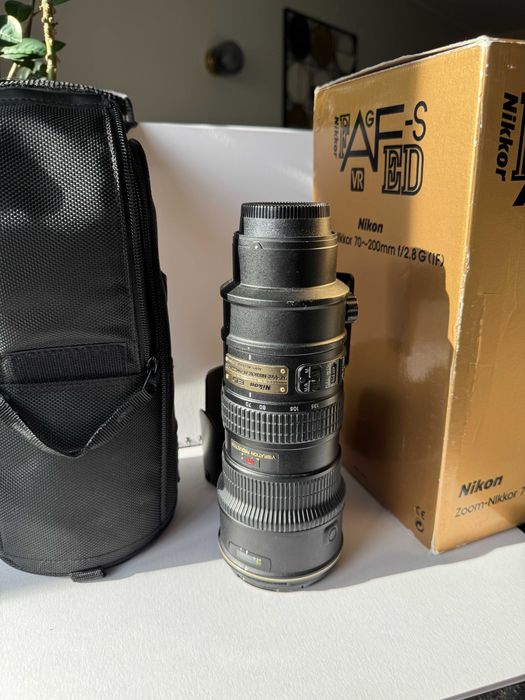 Obiectiv Nikon AF-S VR 70-200mm f2.8 la cutie cu toate accesoriile