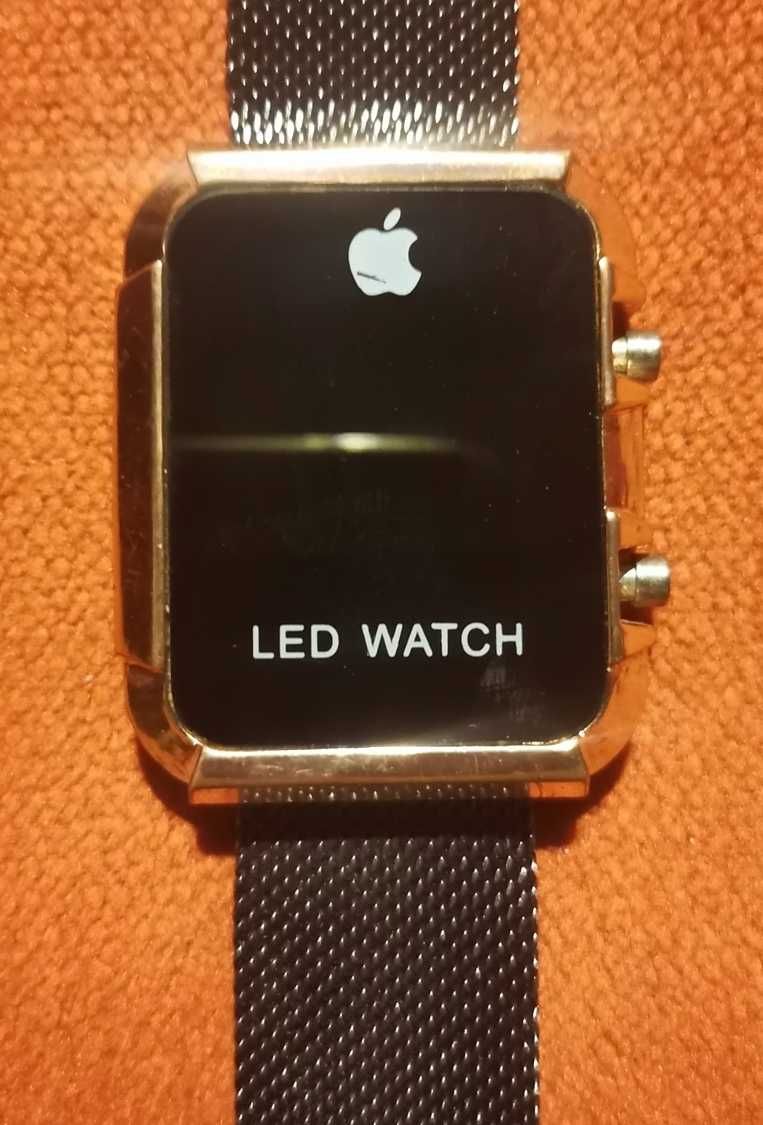 Мъжки LED часовник Apple