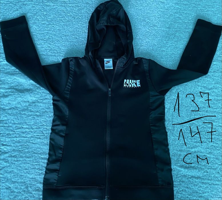 Екип на Nike долнище на Puma тениска на Rick & Morty и худи.