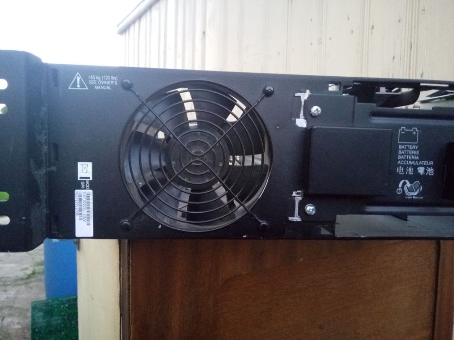 ups APC surt 3000 xli cabluri usb monitor invertor Awelco 134