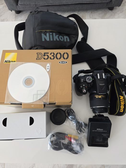 Vand  D5300 ca nou