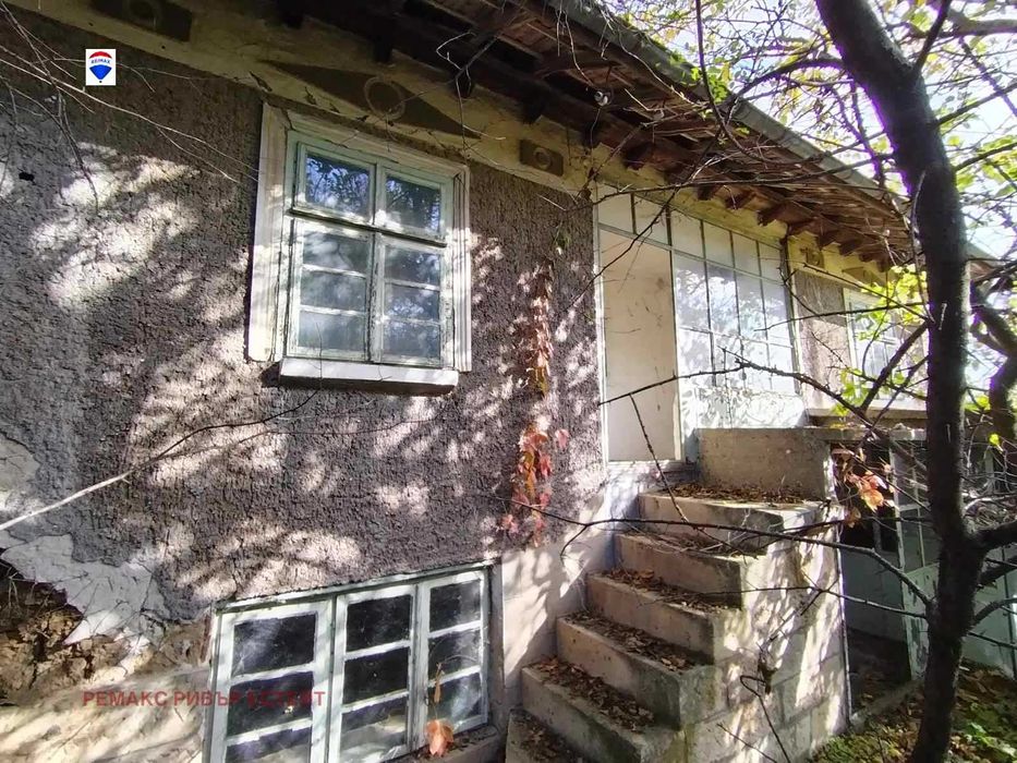Селска къща за продажба с. Горно Абланово, обл. Русе