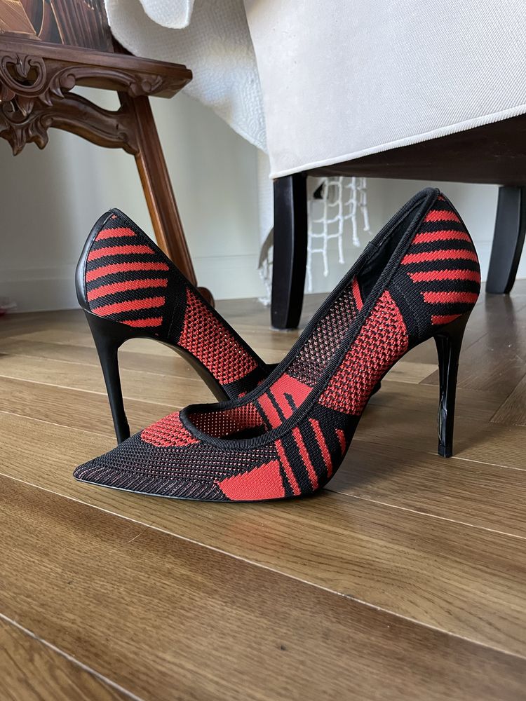 Pantofi stiletto Zara