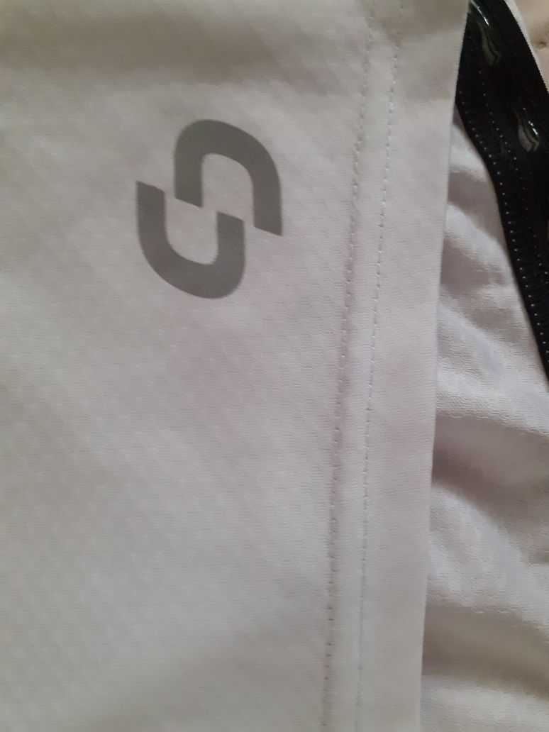 Оригинална тениска на Кривит Спорт Активе мека,полиестерна материя бял