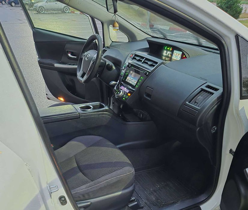 Toyota prius plus