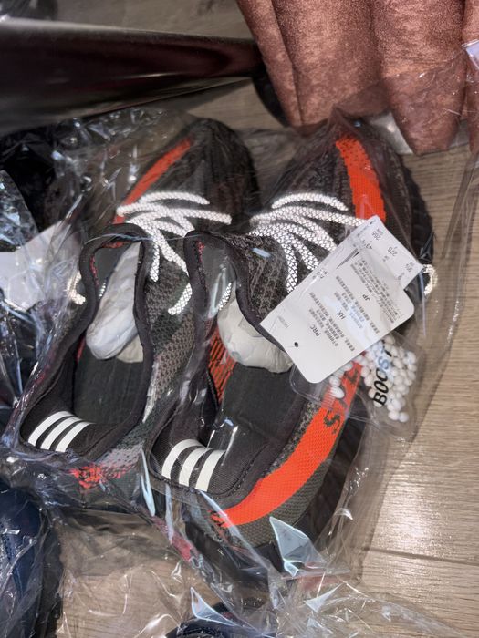 Yeezy 350 v2 reflective beluga carbon