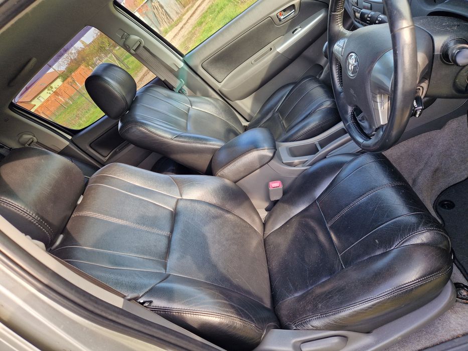 Dezmembrez Toyota Hilux 2012-2015 3.0 Invincible manuala