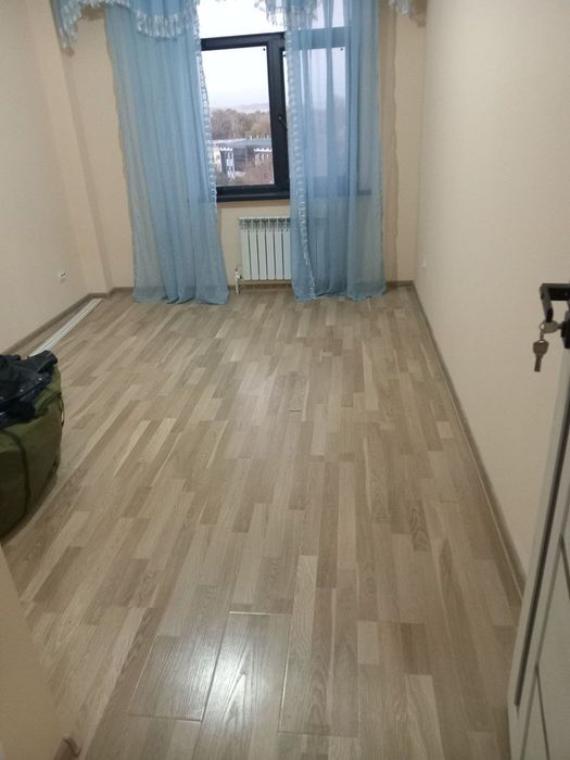 Сдаётся квартира в чирчике 2 мкн Навастройка 6 этаж