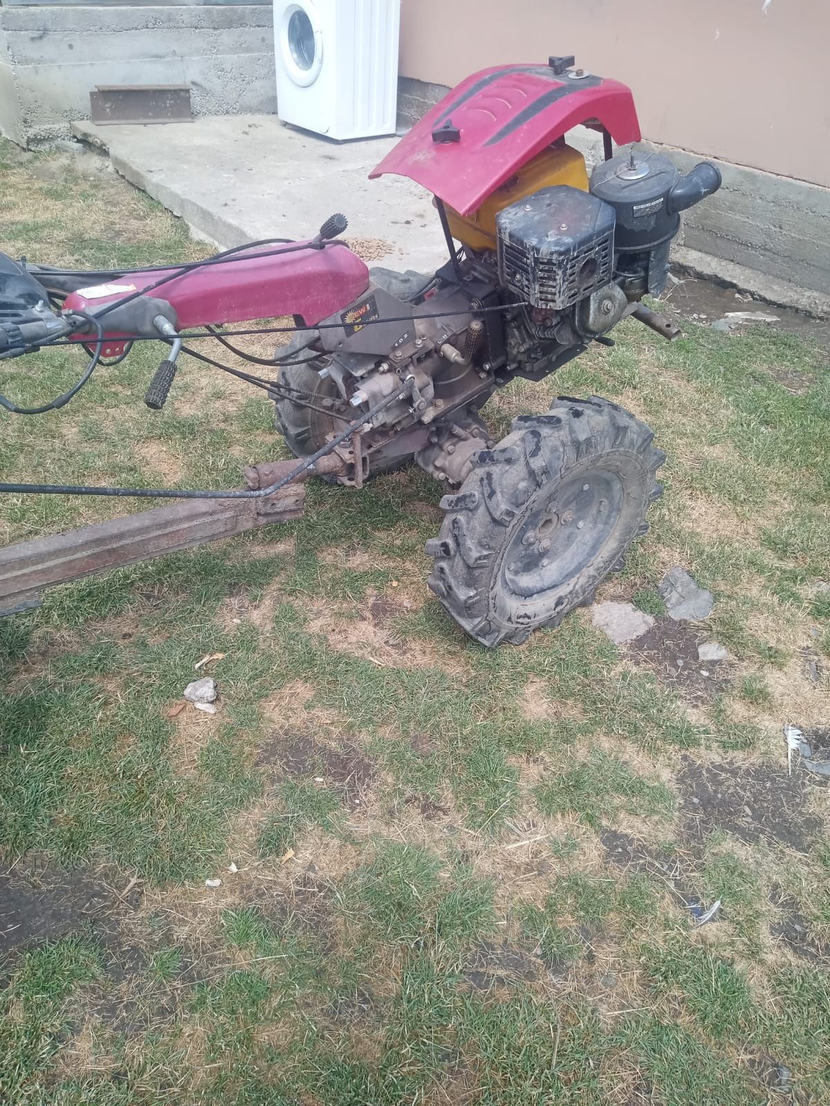 Vând motocultor 16cp