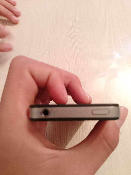 Iphone 4s продаётся