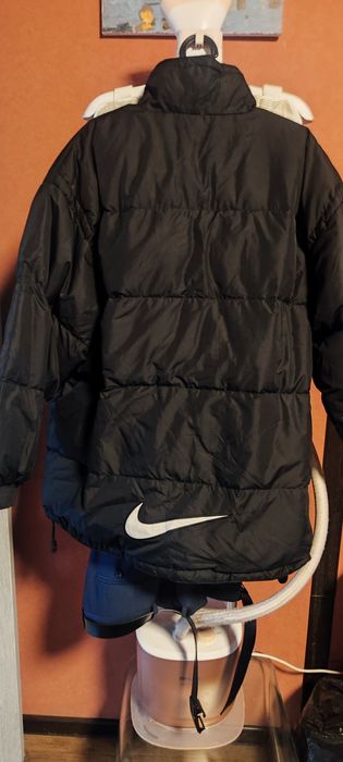 Продам оригинальную куртку Nike, в хорошем состоянии .