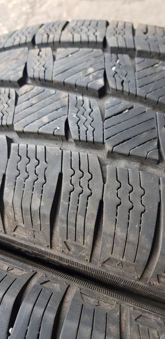 БУСОВИ ЗИМНИ-2023г.-16цола-215/60-1бр.-95лв."-като нови