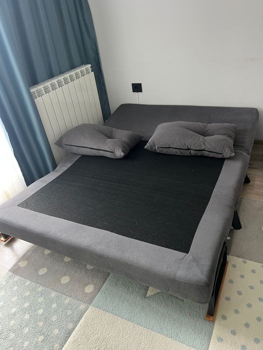 Двуместен разтегателен диван