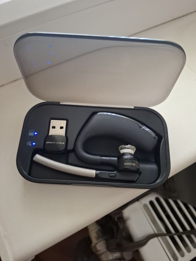 Plantronics Voyager Legend + Incarcator portabil•Caller ID• bat. 7 ore