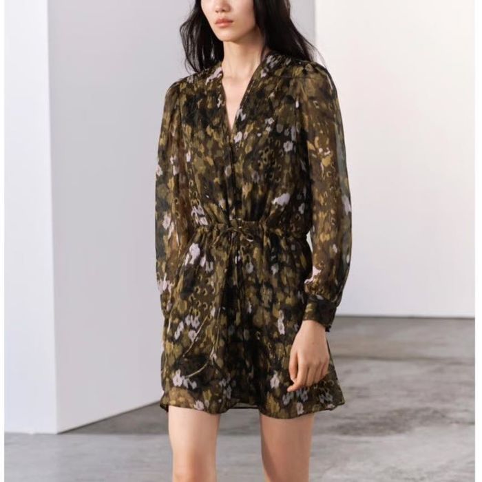 Чисто нова рокля Zara