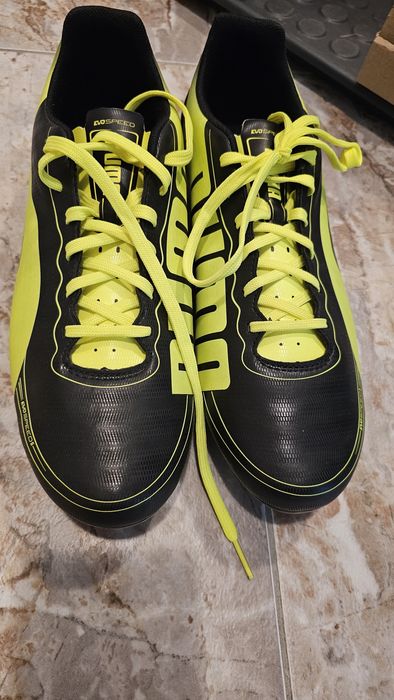 Нови футболни обувки Puma
