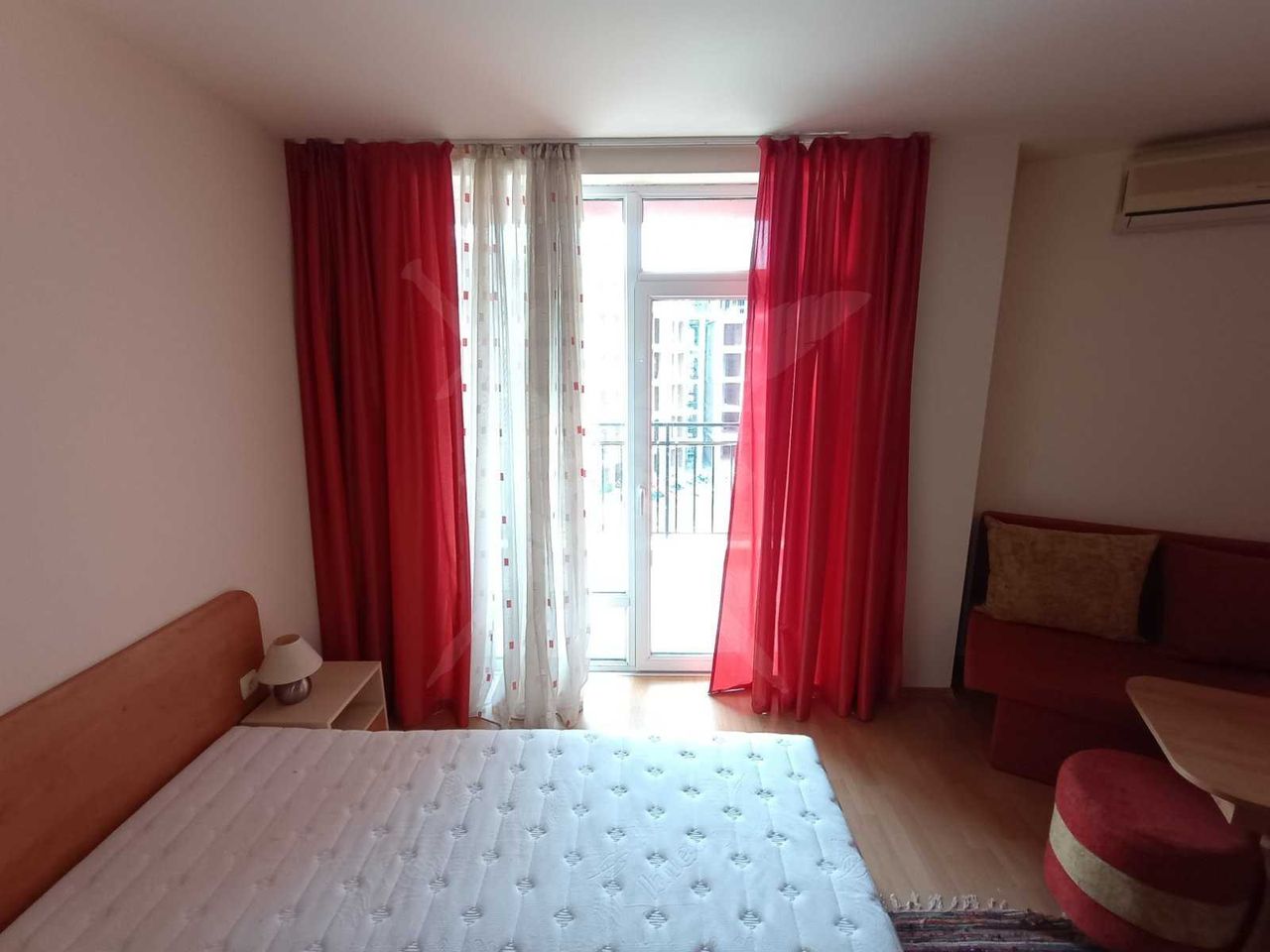 Продава се Двустаен апартамент в к.к. Елените - 60 кв.м за 967 €/кв.м - Снимка #3