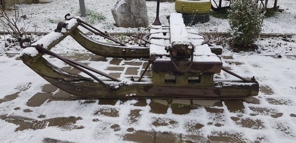 Sanie rustică pt.cai (Sanciu) cu o vechime de 60-70 ani